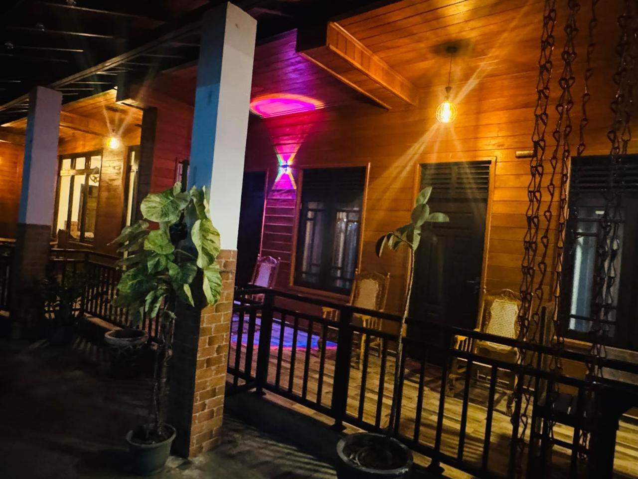 Sun Mount Adams Peak Hotel Nallathanniya Bagian luar foto