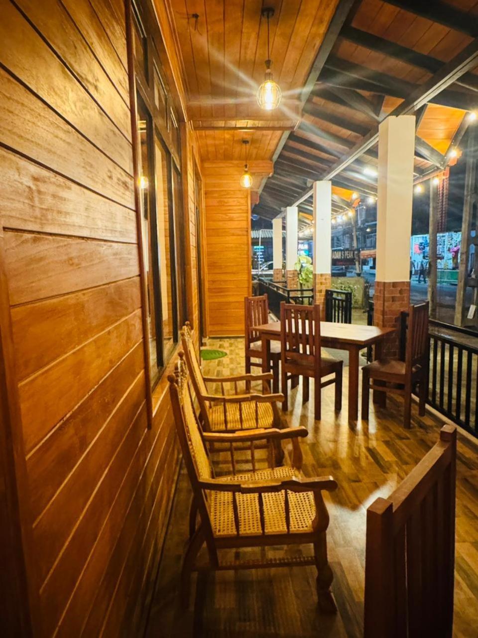 Sun Mount Adams Peak Hotel Nallathanniya Bagian luar foto