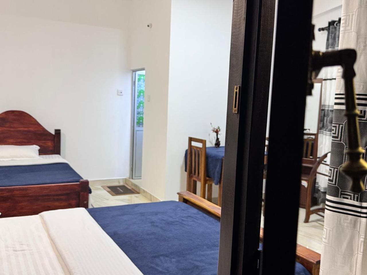 Sun Mount Adams Peak Hotel Nallathanniya Bagian luar foto